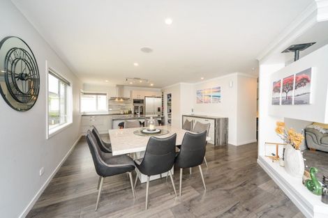 Photo of property in 47 Karina Terrace, Roslyn, Palmerston North, 4414