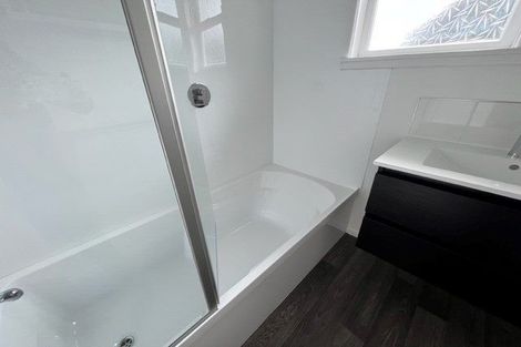 Photo of property in 3 Wycherley Drive, Bucklands Beach, Auckland, 2014