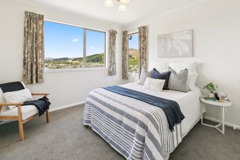 Photo of property in 3 Saint Aidans Way, Tawa, Wellington, 5028