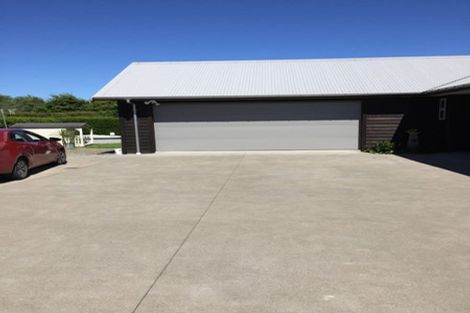 Photo of property in 52 Tarahunga Road, Levin, 5571