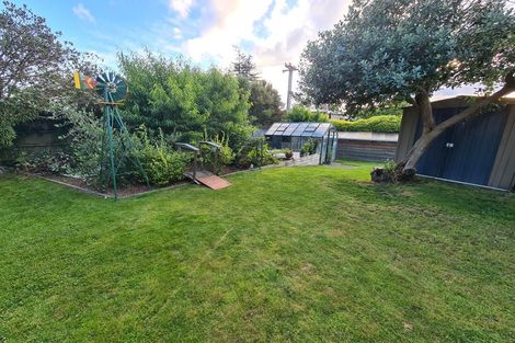 Photo of property in 1/40 Hillcrest Avenue, Hillcrest, Auckland, 0627