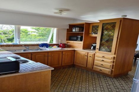 Photo of property in 50 Potter Avenue, Northcote, Auckland, 0627