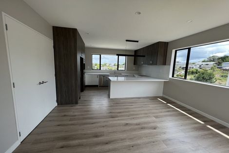 Photo of property in 12 Springhill Lane, Sunnyvale, Auckland, 0612
