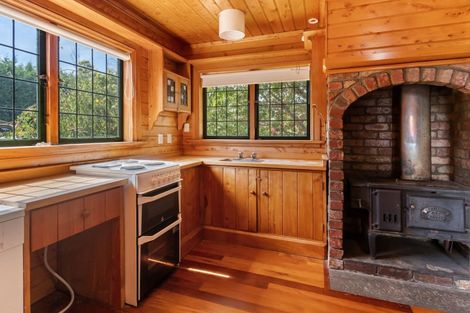 Photo of property in 27 Ferry Road, Martinborough, 5711