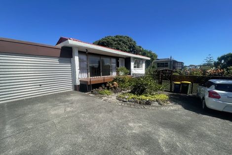 Photo of property in 3/191 Lake Road, Belmont, Auckland, 0622