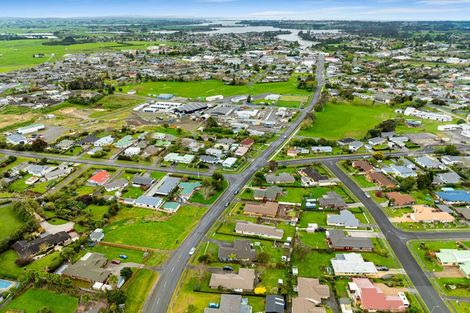 Photo of property in 166 Queen Street, Waiuku, 2123