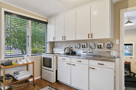 Photo of property in 43 Chesham Avenue, Waipahihi, Taupo, 3330