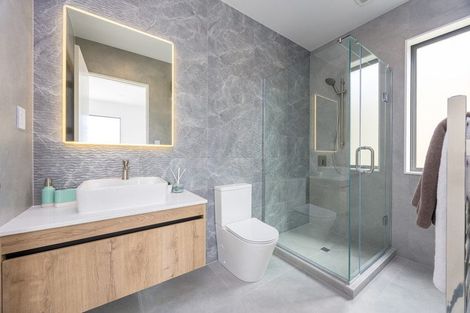 Photo of property in 16 Pekanga Road, Orewa, 0931