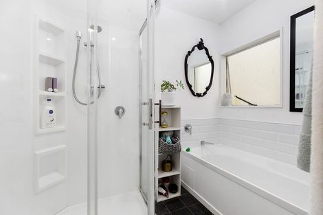 Photo of property in Lexington Apartments, 33c Hania Street, Mount Victoria, Wellington, 6011