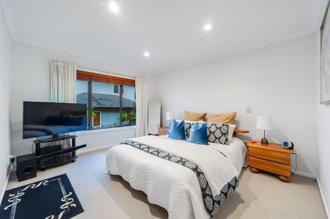 Photo of property in 36 Woodridge Avenue, Northcross, Auckland, 0630