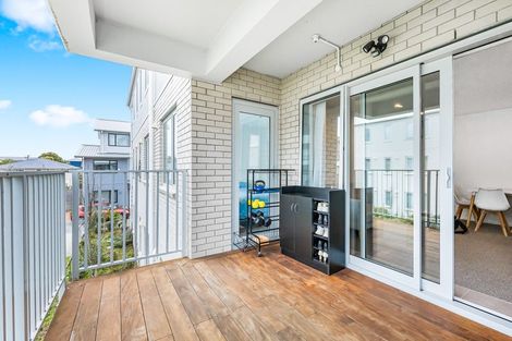 Photo of property in 105/28b Eileen Newey Place, Henderson, Auckland, 0612