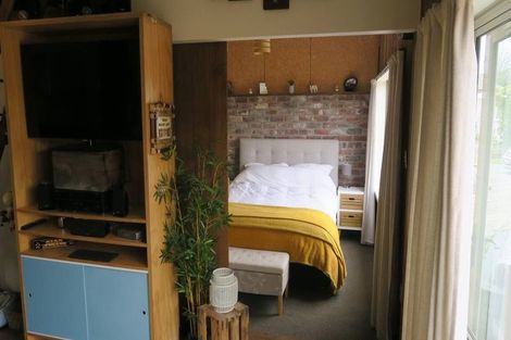 Photo of property in 17 Howe Street, New Brighton, Christchurch, 8083