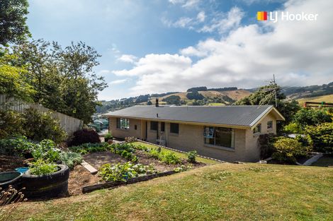 Photo of property in 60 Marion Street, Macandrew Bay, Dunedin, 9014