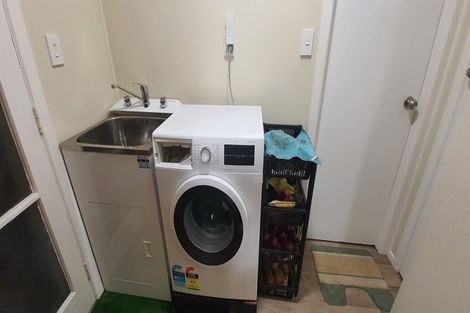 Photo of property in 3-5 Carbine Road, Mount Wellington, Auckland, 1060