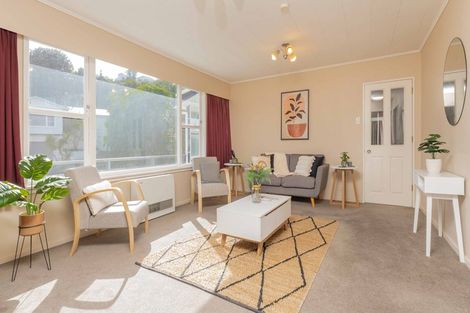 Photo of property in 2 Annan Grove, Papakowhai, Porirua, 5024