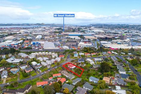 Photo of property in 129 Aranui Road, Mount Wellington, Auckland, 1060
