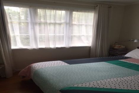 Photo of property in 1/18 Roberts Road, Glenfield, Auckland, 0629