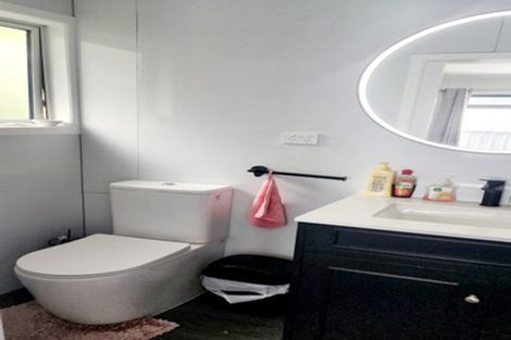 Photo of property in 63 Carlisle Road, Torbay, Auckland, 0630