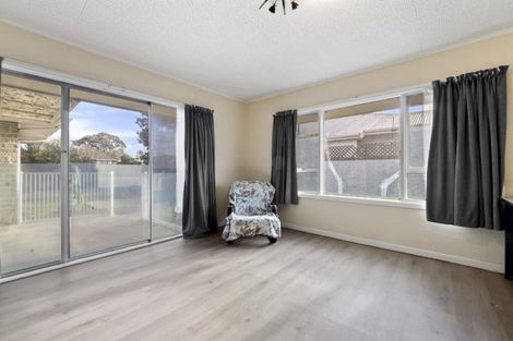 Photo of property in 27 Curletts Road, Sockburn, Christchurch, 8042