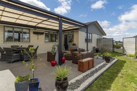 Photo of property in Waterview Estate, 6/4 Greystone Place, Omokoroa, 3114