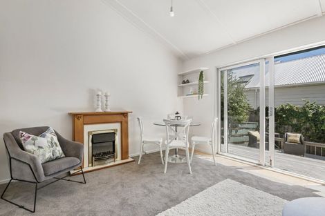 Photo of property in 2/24 Hastings Parade, Devonport, Auckland, 0624
