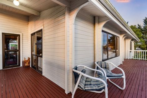 Photo of property in 20 Goodwood Drive, Goodwood Heights, Auckland, 2105