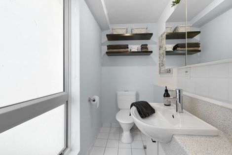 Photo of property in Terrace Heights Apartments, 2g/163 The Terrace, Wellington Central, Wellington, 6011