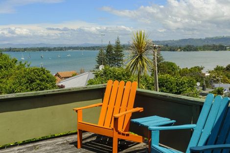 Photo of property in 84 Omokoroa Road, Omokoroa, 3114