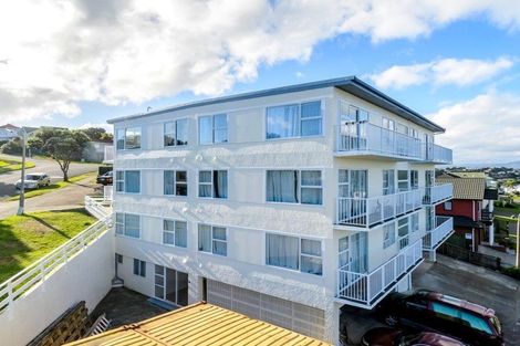 Photo of property in 8/32 Akaroa Drive, Maupuia, Wellington, 6022