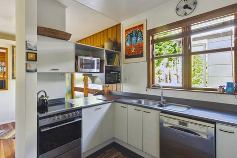 Photo of property in 10 Tui Crescent, Waikanae, 5036