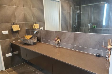 Photo of property in 2 Bressay Way, Waikanae, 5036