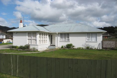 Photo of property in 49 Wellington Road, Wainuiomata, Lower Hutt, 5014