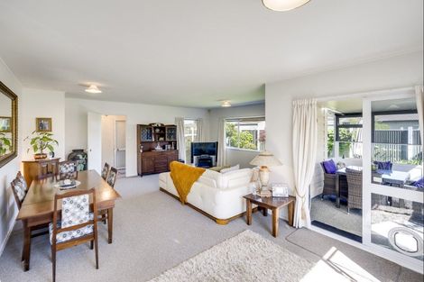 Photo of property in 425 Southland Place, Raureka, Hastings, 4120