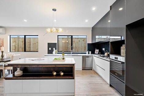 Photo of property in 4 Cloonlyon Drive, Flat Bush, Auckland, 2019