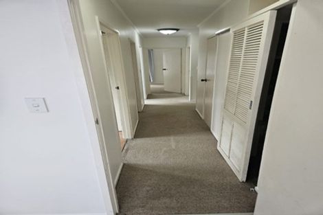 Photo of property in 19 Hiwihau Place, Glenfield, Auckland, 0629
