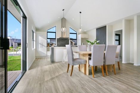 Photo of property in 6 Lewis Way, Cambridge, 3434