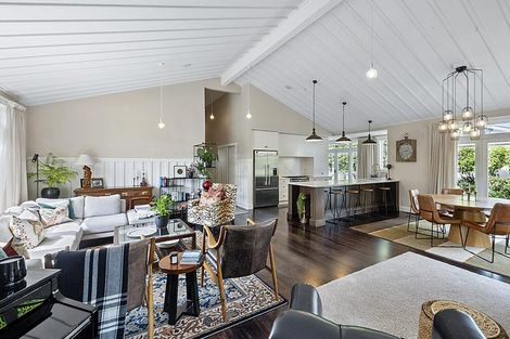 Photo of property in 15 Holsworthy Road, Lower Vogeltown, New Plymouth, 4310