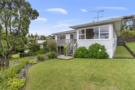 Photo of property in 16 Juniper Road, Sunnynook, Auckland, 0620