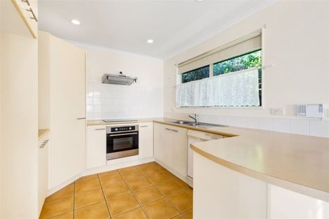 Photo of property in 28 View Ridge Drive, Ranui, Auckland, 0612