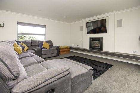Photo of property in 26 Pegasus Place, Kelvin Grove, Palmerston North, 4414