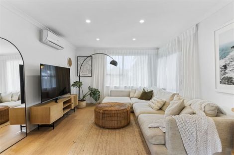 Photo of property in 14 Pahi Place, West Harbour, Auckland, 0618