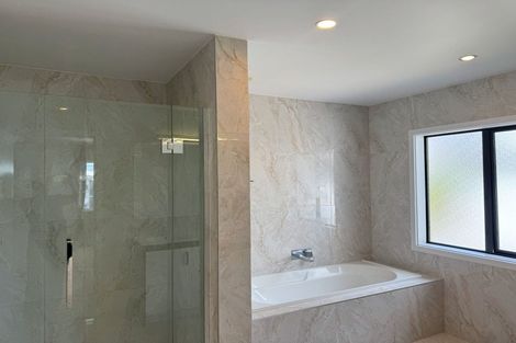 Photo of property in 77 Masons Road, Oteha, Auckland, 0632