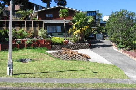 Photo of property in 55 Topliss Drive, Northcross, Auckland, 0632