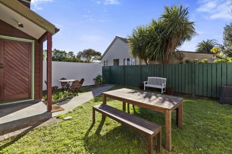 Photo of property in 2/17u Randwick Crescent, Moera, Lower Hutt, 5010