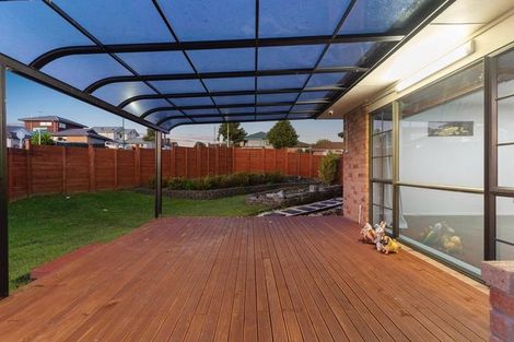 Photo of property in 30 Hercules Drive, Henderson, Auckland, 0612