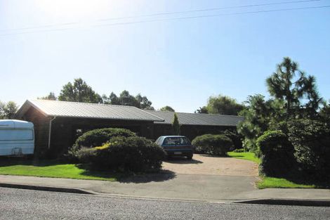 Photo of property in 25 Carston Street, Leeston, 7632