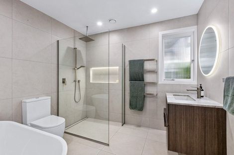 Photo of property in 2/28 Bay Street, Red Beach, 0932