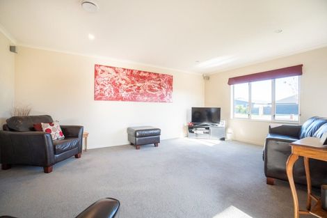 Photo of property in 19 Branigan Parade, Kelvin Grove, Palmerston North, 4414
