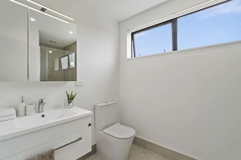 Photo of property in 1d Lowe Street, Belmont, Auckland, 0622