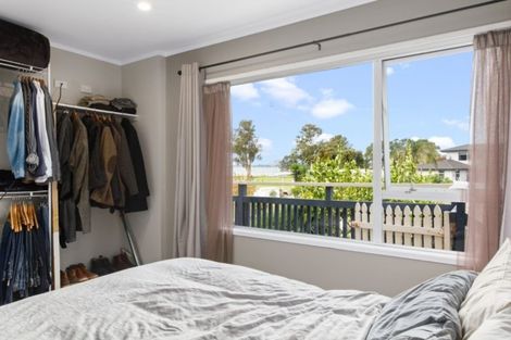 Photo of property in 14 Harbour View Road, Omokoroa, 3114